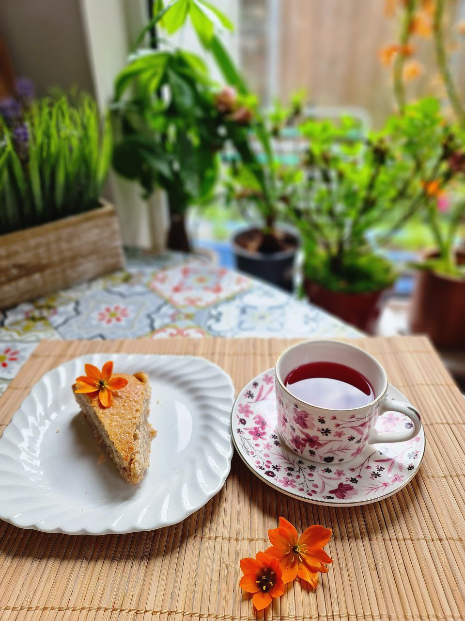 Cinnamon and cardamom Cake